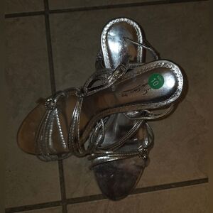 Sweet Seventeen Women's Silver Strappy Sandals